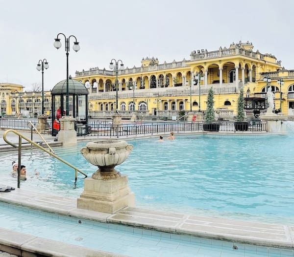 Banho romântico em Budapeste