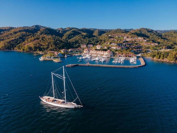 O Bannister Hotel &amp; Yacht Club